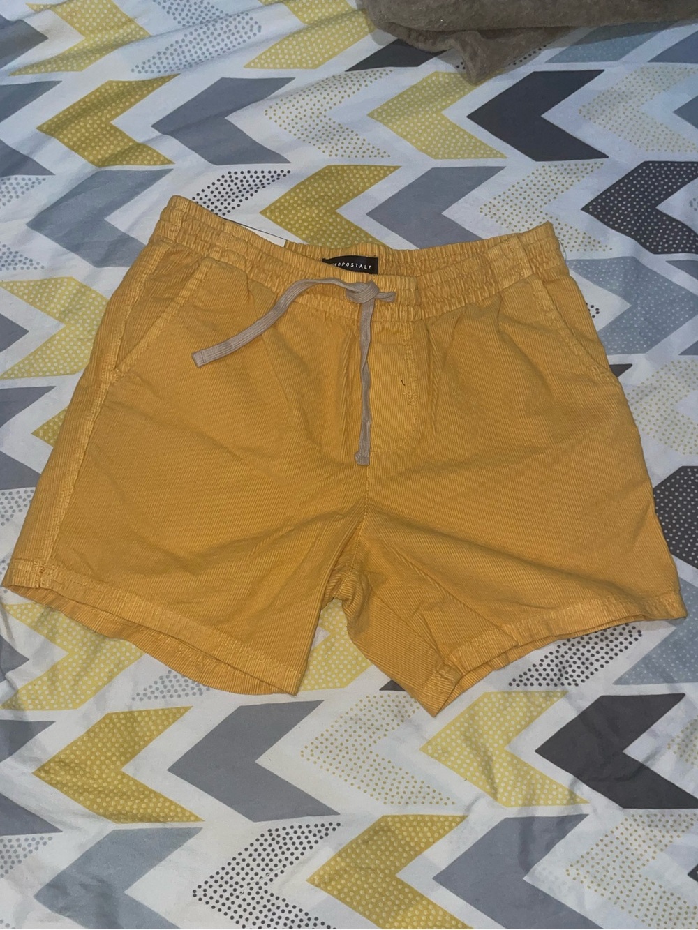 Aeropostale Mustard Yellow Drawstring Men’s Shorts